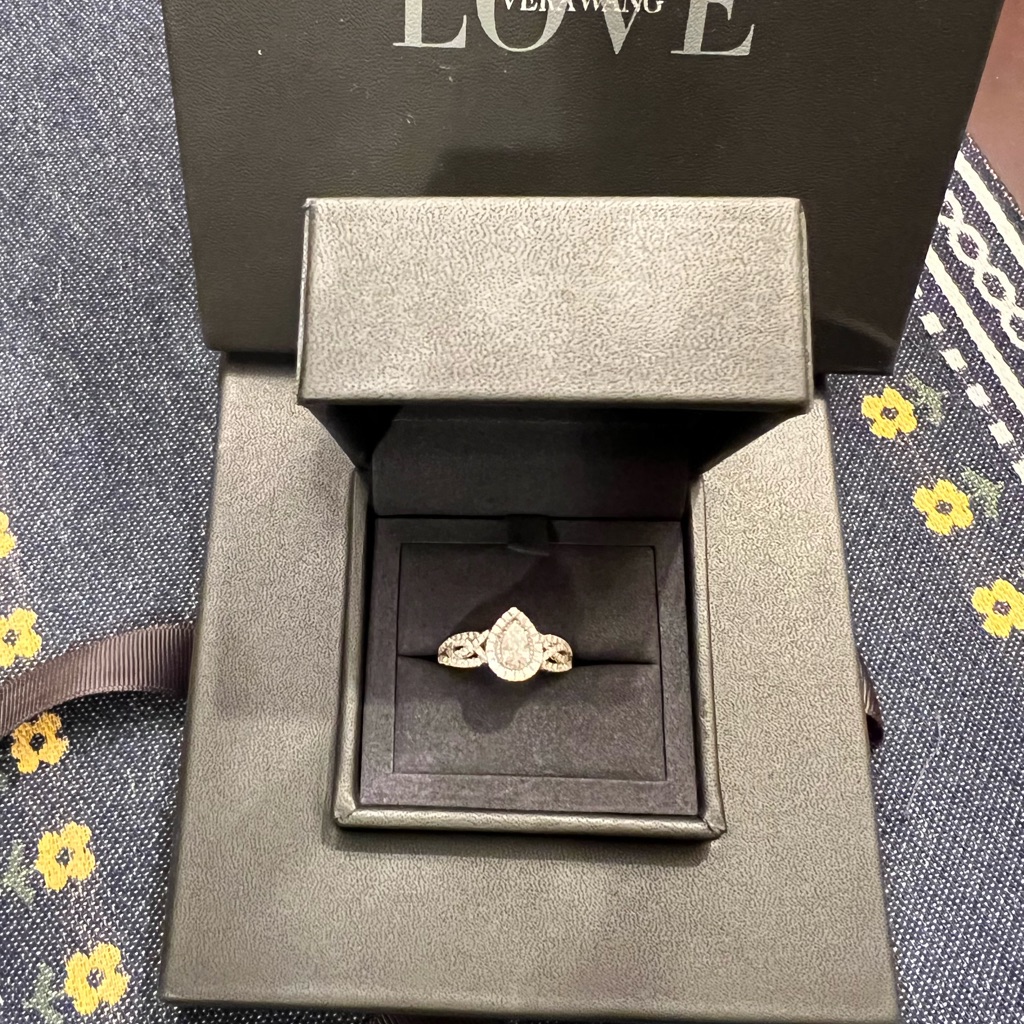Vera Wang 1ct Tw Pear-Shaped Diamond Ring 14k 1200$